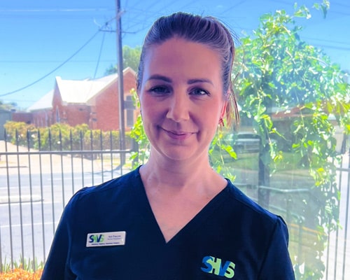 Kat-Veterinary-Nurse-Assistant